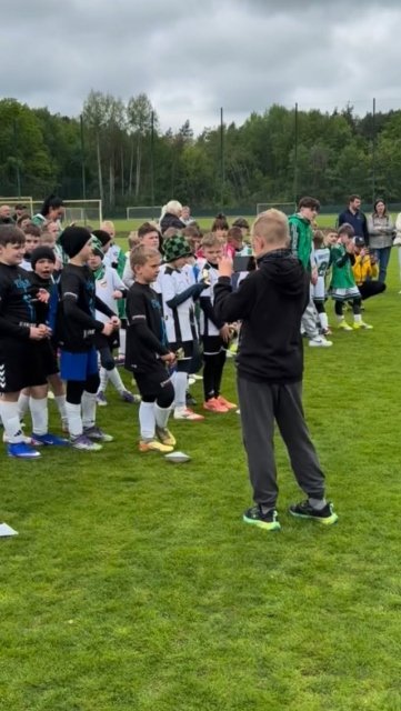 🏆🔥 ZNOWU TO ZROBILI! 🔥🏆 Rocznik 2017 pod wodzą Trenera Jakuba Borczyńskiego @b0ru_2 ponownie pokazuje swoją siłę! 💪⚽ Tym razem chłopcy podbili Radom, prezentując świetną grę, ogromne zaangażowanie i prawdziwy drużynowy charakter 👏🔥 ✅ Wygrana w grupie ✅ Zwycięstwo w grupie platynowej 🥇 1. miejsce dla naszej drużyny! Również statuetka za najlepszego zawodnika dla nas! 🏆💪 Chłopcy spisali się fantastycznie i zostawili na boisku całe serce ❤️⚽ 👏 Brawo Drużyna! 👏 Brawo Trener Jakub Borczyński! 👏 Brawo Rodzice za wsparcie i doping! 📣❤️ Jesteśmy dumni! 🏆🔥⚽️ #football #drużyna #klubsportowy #winner #champions
